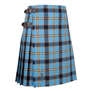 Kilt utilitaire à carreaux bleus Highland Dragon pour homme avec sangles à boucles et épingle à épée - Product Image 1