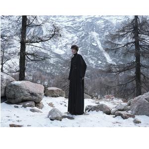 Nuevo abrigo de invierno de moda para mujer ODM ELYSIAN, abrigo largo tipo kimono con cuello en V, fino, con hilos de cristal y estampado floral, para damas. - Product Image 3