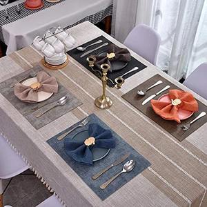 Anneaux de serviette dorés festifs Père Noël, parfaits pour les tables de repas, les célébrations de Noël et la décoration des réceptions de fin d'année, en provenance d'Inde - Product Image 3