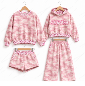 Conjunto de 4 Piezas Color Rosa Bebé Personalizado para Mujer: Sudadera Corta con Capucha, Pantalones Cortos y Pantalones Anchos - Product Image 4