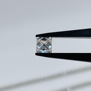Diamante Cultivado en Laboratorio de 1.5CT, Corte Princesa, D VVS2, Certificado IGI, CVD 3EX, Corte Excelente, Proveedor Mayorista para Compradores Internacionales de Diamantes - Product Image 3