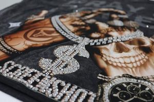 Camiseta de manga corta con cuello redondo y estampado de manos de calavera Pray 4 Love para hombre, estilo urbano, tela de jersey transpirable y ecológica - Product Image 4