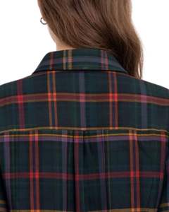 เสื้อเชิ้ตผู้หญิงสีเขียวเข้มลายสก็อตแบบครอป แขนยาว ติดกระดุม สไตล์ลำลอง แฟชั่นทันสมัย รับผลิตตามแบบ (OEM) - Product Image 6