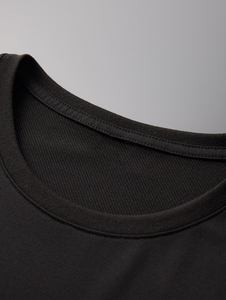 เสื้อยืดคอกลมแขนสั้นพิมพ์ลายโอเวอร์ไซส์สำหรับผู้ชาย สไตล์ลำลอง สตรีทแวร์ พิมพ์ลายแบบซับลิเมชั่นพร้อมโลโก้ตามสั่ง - Product Image 3