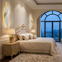 Applique murale LED en forme de plume, design moderne et luxueux, luminaire décoratif artistique, lumière d'ambiance chaude pour chambre à coucher, salon, couloir