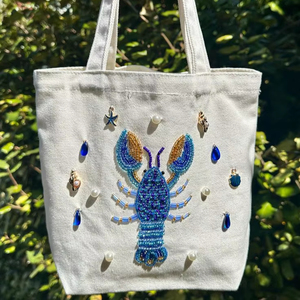 Sac fourre-tout brodé de perles motif homard pour femme, sac à bandoulière en toile thème océan pour l'été et la plage - Product Image 1