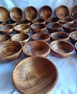 Tazón de madera hecho a mano Oak Aura, diseño minimalista con vetas de madera natural, sin recubrimiento, para servir alimentos, tazones artesanales con vetas de madera sin recubrimiento. - Product Image 5