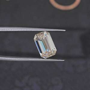 Meilleures ventes : Diamants de laboratoire certifiés IGI, taille émeraude, de 1 à 5 carats, toutes tailles, provenant de mines anciennes, pierres lâches pour la fabrication de bijoux, vente en gros - Product Image 1