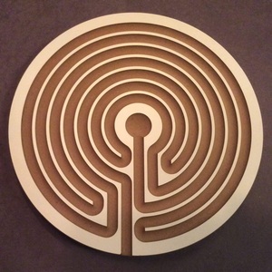Plateau de labyrinthe circulaire en bois massif de luxe - Jouet anti-stress de bureau, labyrinthe de méditation minimaliste pour la décoration de bureau et la pleine conscience - Product Image 3