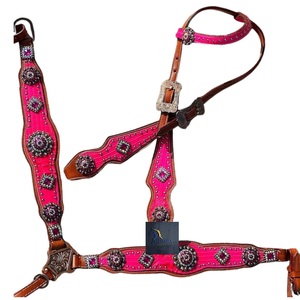 Set de cabezada de una oreja y pechera para caballo Western, de cuero de cocodrilo rosa, con conchos de cristal, hecho a mano, para equitación de trial - Product Image 1
