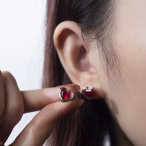 ต่างหูเพชรทรงหัวใจคลาสสิก 1 กะรัต ทองคำแท้ 14K รับรองโดย IGI เครื่องประดับงานแต่งงานสำหรับผู้หญิง - Product Image 5