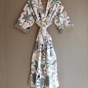 Kimono de Terciopelo Talla Grande con Estampado Verde Selva, Bata de Novia Ecológica Informal para Mujer, Bata de Novia de Algodón y Terciopelo - Product Image 6