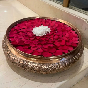 Bol à bougie en métal design élégant pour l'arrangement de bougies, créant une décoration intérieure accrocheuse et un effet lumineux saisissant. - Product Image 1