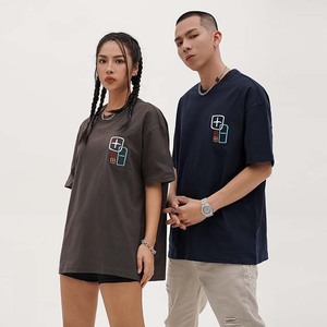 Camiseta de Manga Corta Azul Marino para Hombre con Estampado Geométrico en el Frente, Logotipo, Corte Regular, Cuello Redondo, 100% Algodón Jersey - Product Image 4