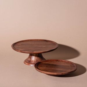 Base de madera artesanal para tartas, ideal para presentaciones de postres únicas y decorativas. - Product Image 3