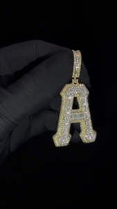 Colgante de Diamantes de Plata de Ley 925 con Iniciales Personalizadas de Alta Calidad, Ideal para Ocasiones Especiales, Disponible de la A a la Z - Product Image 2