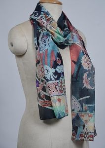 Écharpe vintage à motif floral pour femme, en tissu aérien, longue et élégante, accessoire doux pour le cou, idéale pour un usage décontracté. - Product Image 2