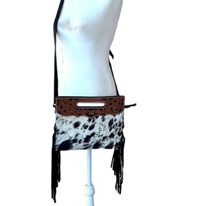 Bolso Bandolera de Cuero Genuino con Estampado Animal Bohemio, Bolso de Mensajero de Viaje Duradero, Hecho a Mano - Product Image 3