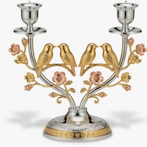 Paire de chandeliers en aluminium moulé en forme d'oiseaux, plaqué nickel argenté, centre de table de mariage, porte-bougie romantique, décoration de table - Product Image 1