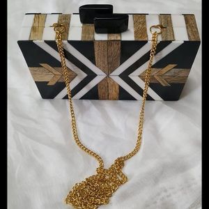 Bolso de Mano Moderno y Ecológico de NEHA ENTERPRISES con Diseño Geométrico, Correa de Cadena Dorada, Patrón de Madera Blanco y Negro, Hecho a Mano, Impresión UV Creativa - Product Image 2