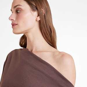 Camiseta informal de moda para mujer, de jersey transpirable y ecológico, con estampado de letras, estilo off-shoulder, para verano. - Product Image 5