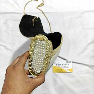 Modèle de créateur artisanal exclusif pour femmes, en résine, peint à la main, style ange, forme personnalisée, élégant - Product Image 6