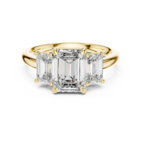 Anillos de Compromiso Sofisticados con Diamantes Cultivados en Laboratorio con Corte Esmeralda, Chapados en Oro, Lujo Sostenible para Novias Éticas, Personalizados y Finos