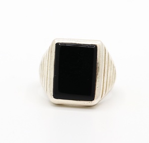 Bague en spinelle noire naturelle, argent sterling 925, sertie clos, faite à la main, pour femmes et hommes, bijoux de mariage et de fête - Product Image 1