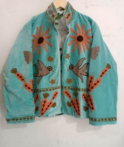 Veste pour femmes en velours turquoise brodée de motifs Suzani, offrant confort et style, manteau bohème pour femmes, cadeau idéal pour les enseignantes - Product Image 3