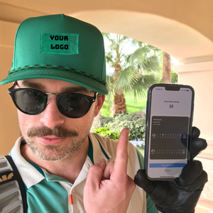 Gorra deportiva y de golf de 5 paneles bordada personalizada Sombrero de poliéster de alta calidad con agujeros cortados con láser Embellecedor de cuerda y parche tejido - Product Image 1