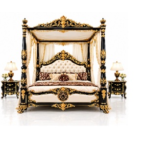 Lit à baldaquin de style victorien noir et or, mobilier de chambre haut de gamme sculpté avec tables de chevet, lit en bois à quatre piliers, USA - Product Image 1