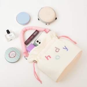 Sac seau mini tendance pour femme avec fermeture éclair, sac à bandoulière premium en tissu froissé avec sangle réglable pour le shopping et les activités de plein air - Product Image 6