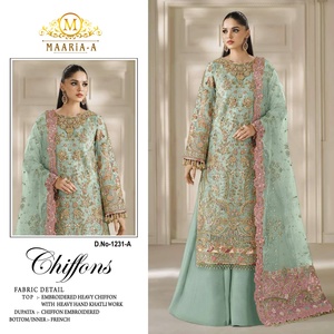 Costume pakistanais de créateur en mousseline de soie avec broderie, travail de sequins et travail Khatli pour la saison des fêtes, exportation en Inde à prix de gros - Product Image 1
