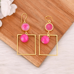 Boucles d'oreilles en laiton plaqué or avec pierre précieuse calcédoine fuchsia naturelle, sertissage clos, bijoux faits à la main pour femmes, lot de 10 paires en gros - Product Image 5