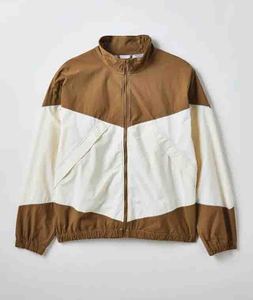 เสื้อแจ็คเก็ตผู้ชายแบบสปอร์ต คอตั้ง ซิปหน้า ดีไซน์สีตัดต่อ ระบายอากาศได้ดี ผลิตจากโพลีเอสเตอร์ เหมาะสำหรับใส่ในฤดูใบไม้ผลิ - Product Image 1