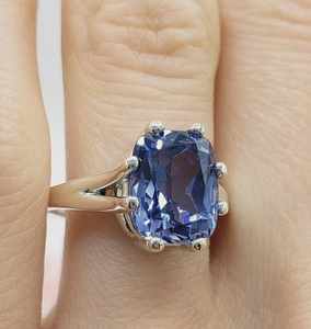 Anillo solitario de moissanita de 7 quilates con zafiro azul talla cojín para mujer, chapado en oro, plata 925 original, regalo de promesa para amantes - Product Image 1