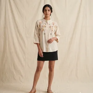 Camisa de Algodón Crema para Mujer, Bordada, con Cuello Mao, Manga Tres Cuartos, Botones al Frente, Bordado Floral, Corte Holgado, Estilo Casual - Product Image 1