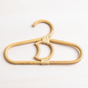 Cintres en rotin pour robes et accessoires pour enfants, cintres vintage de haute qualité pour suspendre les vêtements - Product Image 2