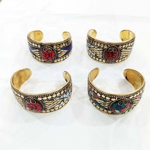 กำไลข้อมืองานโมเสกทองเหลืองที่ทันสมัยขายดีที่สุดสำหรับให้เป็นของขวัญในราคาขายส่งเพื่อการส่งออก - Product Image 3