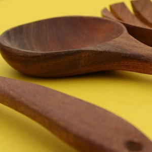 Ensemble d'ustensiles en bois faits à la main de qualité supérieure, 6 pièces, cuillères de service, résistant à la chaleur, protège les casseroles - Product Image 5