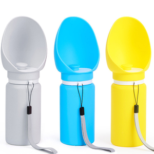 Bouteille d'eau portable pour chien de 550 ml avec abreuvoir pliable en plastique et silicone, distributeur d'eau de voyage anti-fuite pour la promenade - Product Image 4