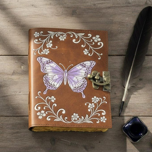 สมุดบันทึกหนังลายผีเสื้อจันทราพิมพ์ลายทำมือ สีน้ำตาลวินเทจ ลายดอกไม้ พร้อมตัวล็อคทองเหลือง ปกแข็ง คลาสสิก ขนาด 7x5 นิ้ว - Product Image 4