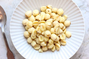 Pour le thé, à boire après mélange avec de l'eau. Graines de lotus séchées entières, extrêmement riches en nutriments, de qualité supérieure, à prix abordable. - Product Image 3