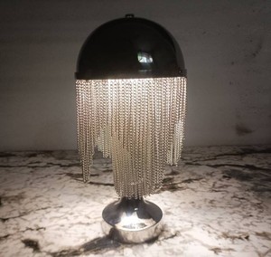 Lampe de table moderne de luxe en fer avec abat-jour en forme de dôme et chaîne, décoration artisanale pour la maison, idéale pour le salon, pour la fête de Diwali - Product Image 1