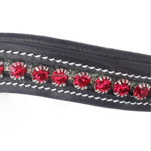 Hermosa y Elegante Diadema para Caballo de Cuero Acolchado con Cristales Rojos Redondos Incrustados en Forma de Ola Profunda en Tamaños Completo y Cob - Product Image 6