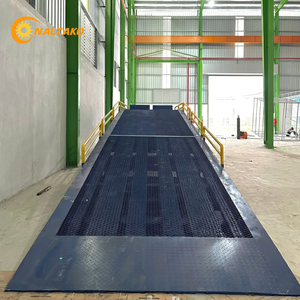 Rampa de Carga Hidráulica Manual Italiana de 10T y 12m para Centros Logísticos Profesionales - Product Image 4