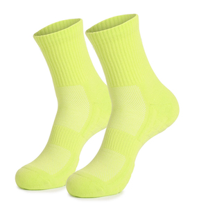 Chaussettes Athlétiques Unisexe Haut de Gamme en Spandex/Nylon, Respirantes, Légères, Confortables, Séchage Rapide, Personnalisables avec Logo, Tendance Actuelle - Product Image 4