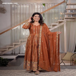 Traje Anarkali de uso ocasional en georgette sintético con bordado de lentejuelas de 5 mm, pantalón y dupatta, proveedor indio. - Product Image 1