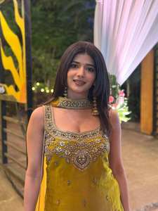 Ensemble Sharara en soie Fandy bicolore de luxe avec broderie de sequins lourds - Product Image 4