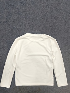 เสื้อยืดคอกลมแขนยาวผ้าฝ้ายพิมพ์ลายกราฟิกแขนตัดสีขนาดใหญ่พิเศษสำหรับสตรีทแวร์ (แบรนด์ส่วนตัว) - Product Image 3